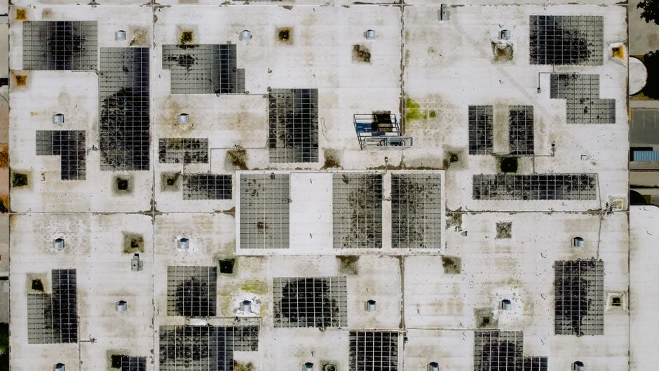 La revolución de los paneles solares industriales en el sector energético