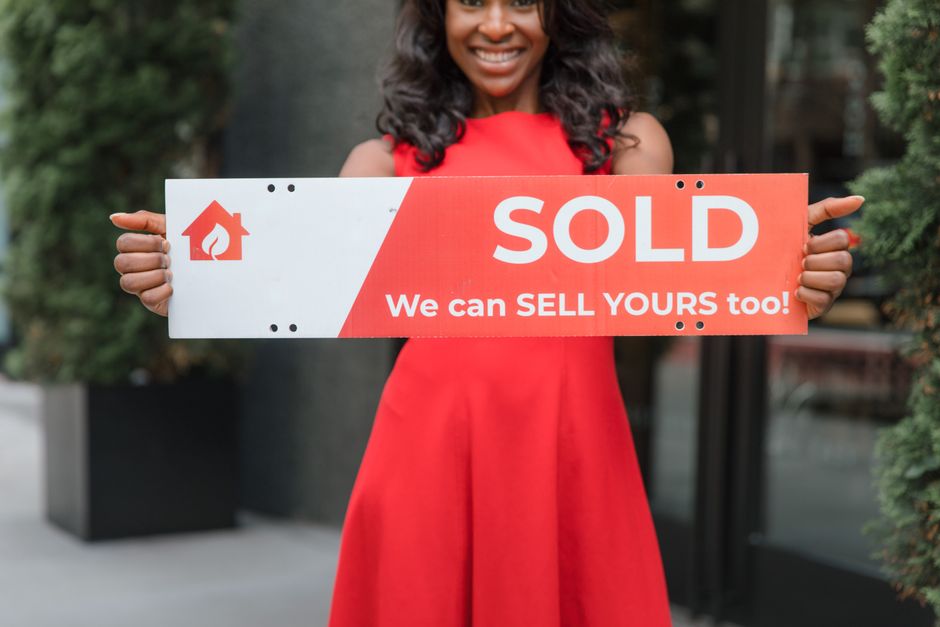 Exploring the Benefits of Vinyl Signs for Your Business