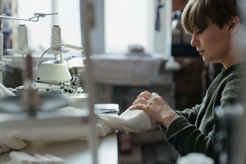 The Rise of Custom Clothing Manufacturers in Today’s Market
